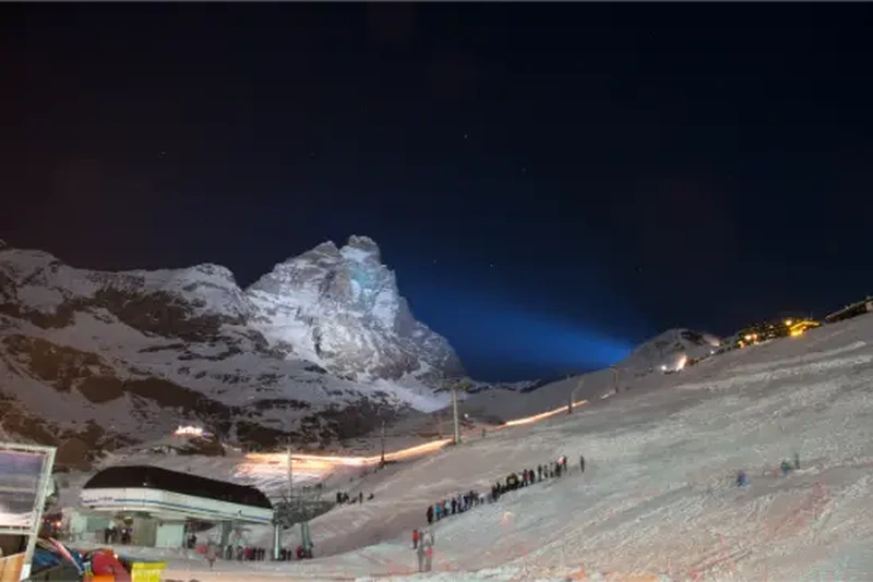Cervino Ski Paradise e collegamento internazionale verso Zermatt